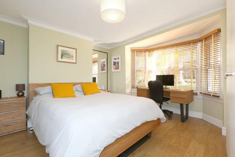 30a Springdale Road, London, N16 9NX