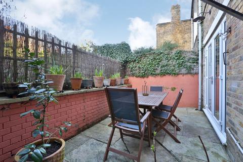 30a Springdale Road, London, N16 9NX