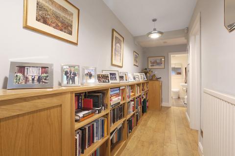 30a Springdale Road, London, N16 9NX