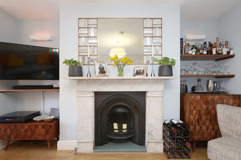 30a Springdale Road, London, N16 9NX