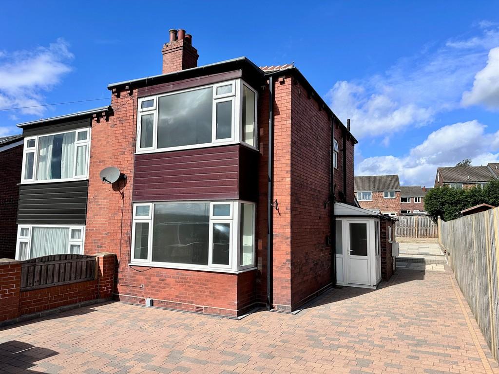 Leeds Old Road, Heckmondwike 2 bed semidetached house £825 pcm (£190 pw)