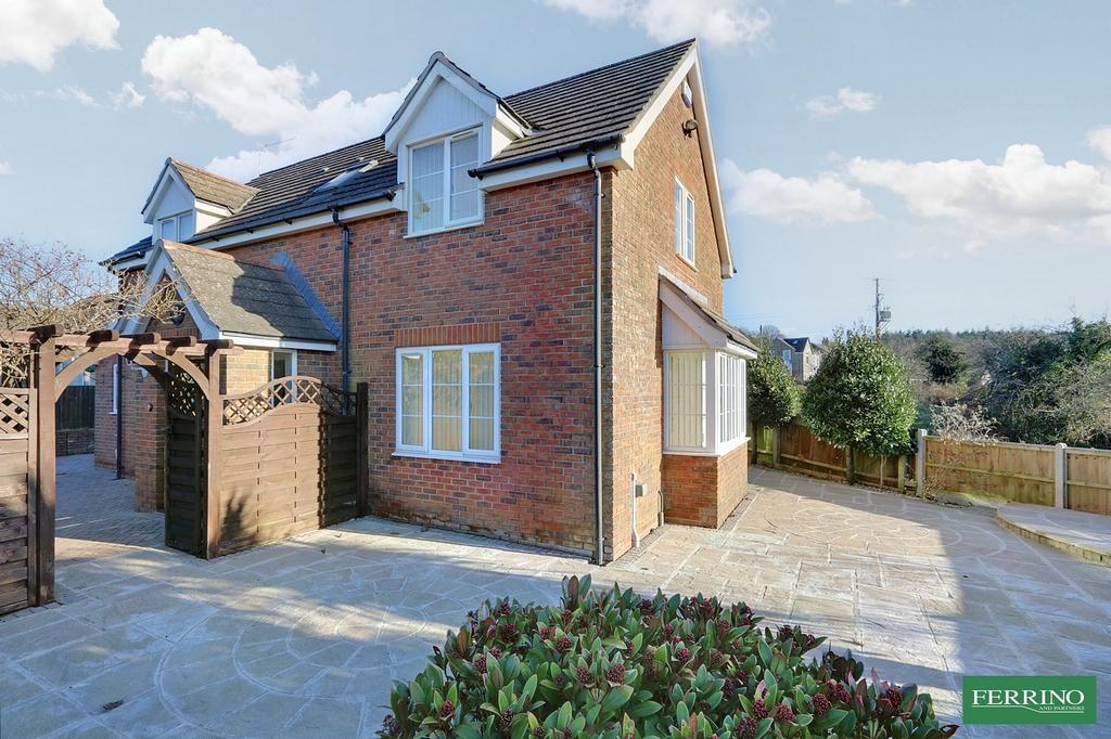 Deans Walk, Harrow Hill, Drybrook, Gloucestershire. GL17 9JU 3 bed detached house for sale £