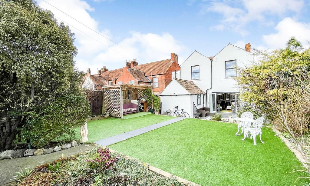 West End, Westbury 4 bed detached house for sale £365,000