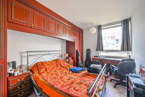 41 The Quarterdeck, London, E14 8SH