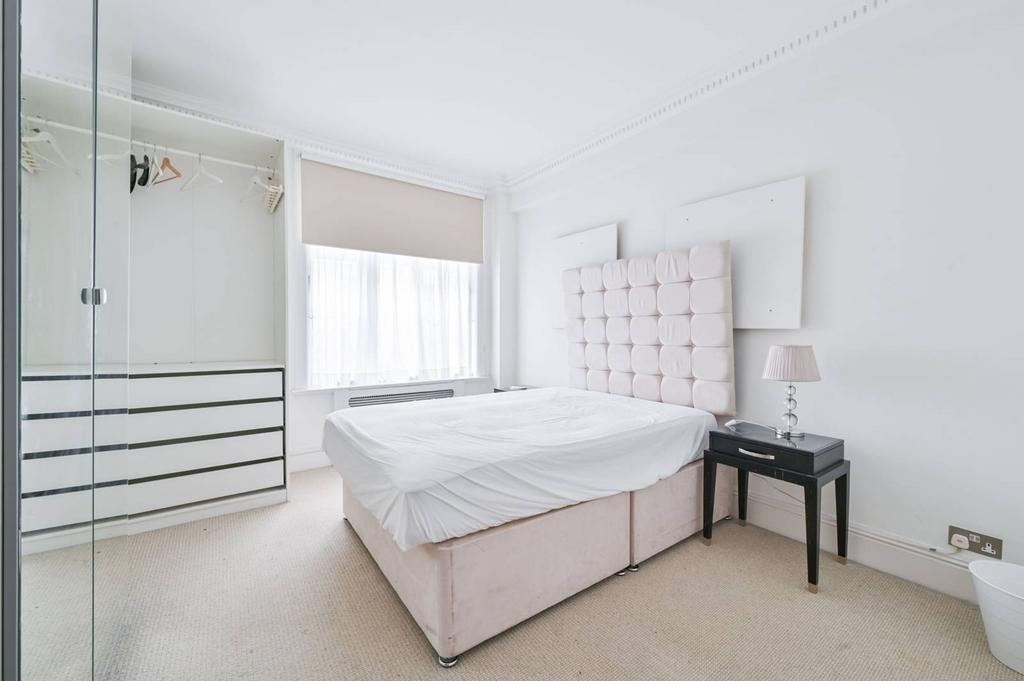 Chesterfield House, Mayfair, London, W1K 3 bed flat £6,500 pcm (£