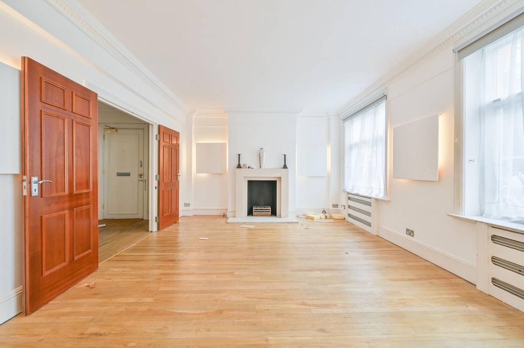 Chesterfield House, Mayfair, London, W1K 3 bed flat £6,500 pcm (£