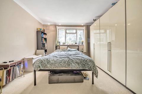 175 Tolcarne Drive, Pinner, HA5 2DN