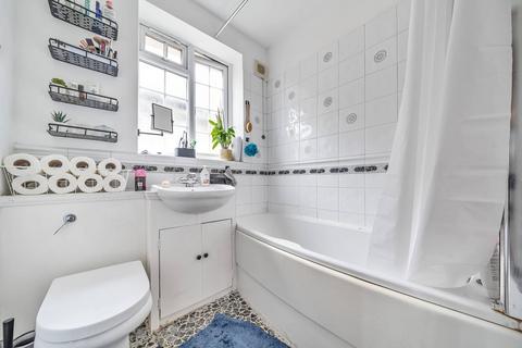 175 Tolcarne Drive, Pinner, HA5 2DN