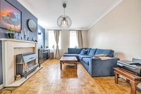 175 Tolcarne Drive, Pinner, HA5 2DN