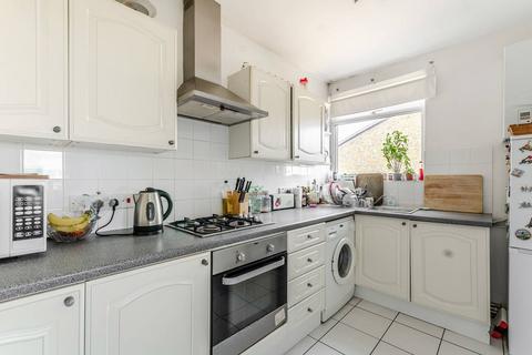 1 bedroom flat to rent - Hazlemere Court, Streatham Common, London, SW2