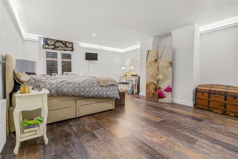 2 bedroom flat to rent - St. Margarets Road, Bowdon, Cheshire, WA14