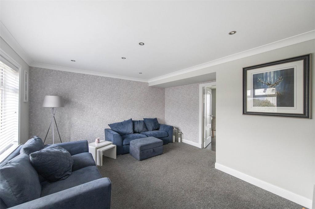 38 Rowallan Drive, Bannockburn, FK7 3 bed detached house £230,000