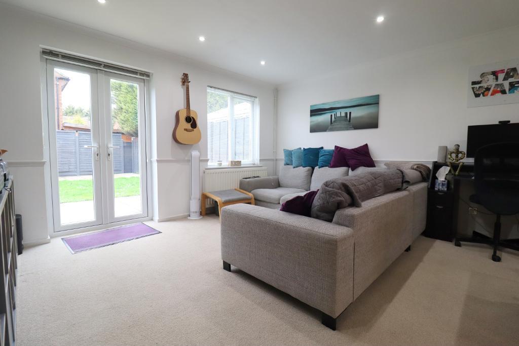 Blaydon Road, St Annes, Luton, Bedfordshire, LU2 0RP 3 bed semi