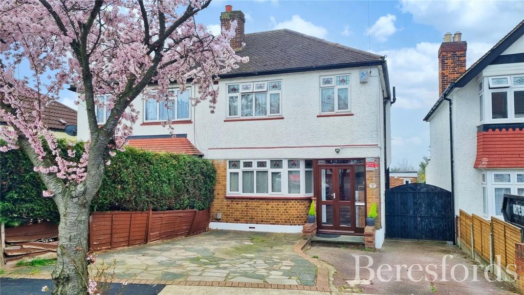 Hillfoot Road, Collier Row, RM5 3 bed semidetached house for sale £