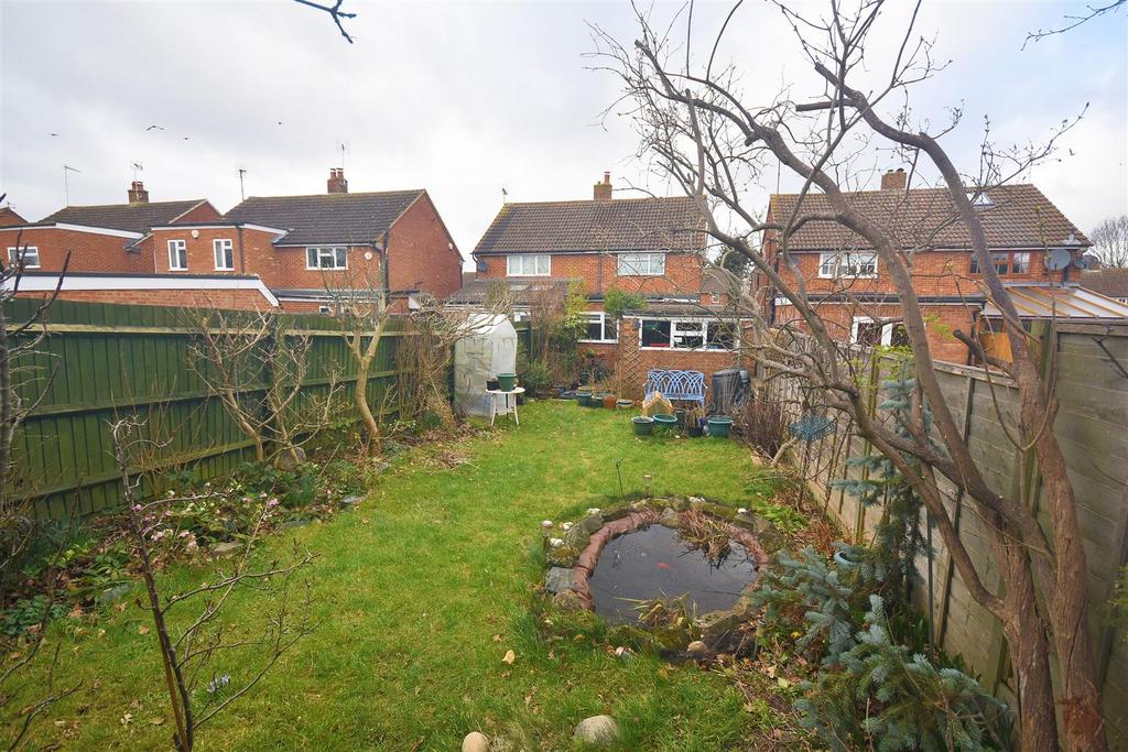 Carrington Crescent, Wendover HP22 2 bed house for sale £399,950