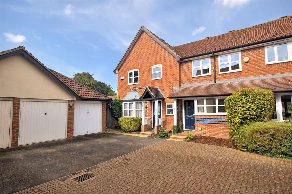 Water Meadow Way, Wendover HP22 2 bed terraced house for sale £435,000