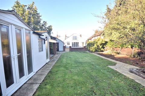 4 bedroom chalet to rent, Wendover Road, Stoke Mandeville HP22