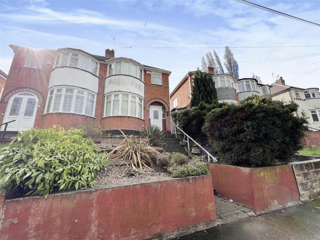 Calshot Road, Great Barr, Birmingham 3 bed semidetached house £195,000