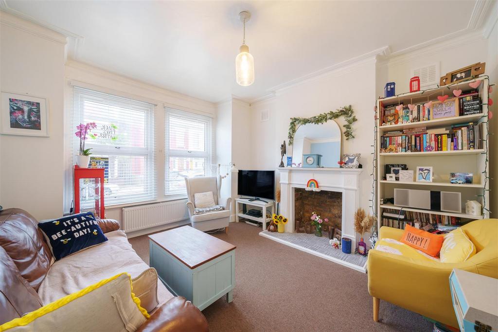 Mersham Road, Thornton Heath 2 bed for sale £350,000