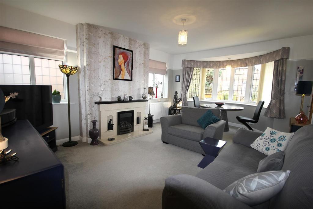Highfield Avenue, Cheadle 2 bed detached bungalow for sale £275,000