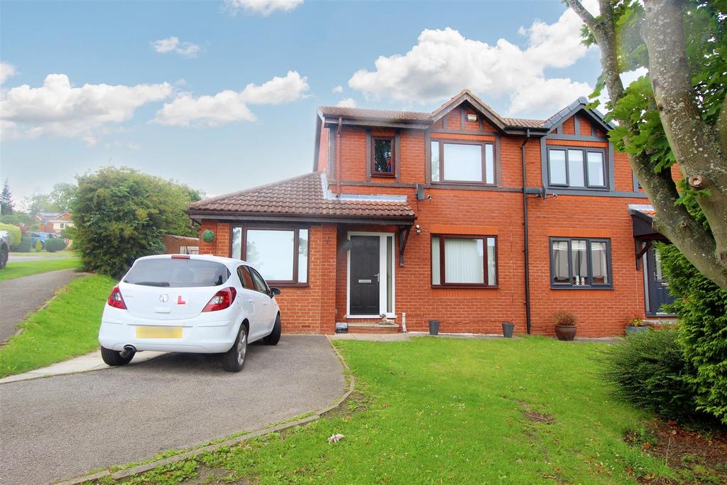 St. Andrews Drive, Darton, Barnsley S75 5LX 4 bed semidetached house