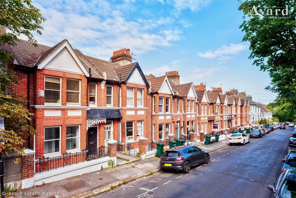 Dyke Road Drive, Brighton BN1 2 bed flat £1,300 pcm (£300 pw)