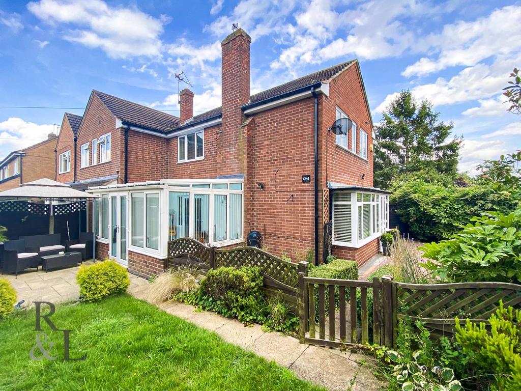 Shelford Road, RadcliffeOnTrent, Nottingham 3 bed semidetached house