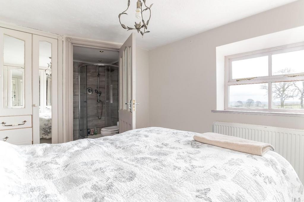 Master Bedroom - B.jpg