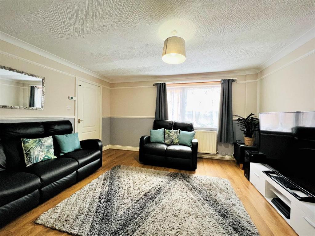 Brenchley Close, Ashford 4 bed terraced house for sale £260,000