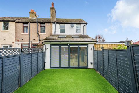 20 Southdown Road, Carshalton, SM5 4LT