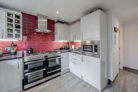 3 Oaklands, Wombourne, Wolverhampton, WV5 0AJ