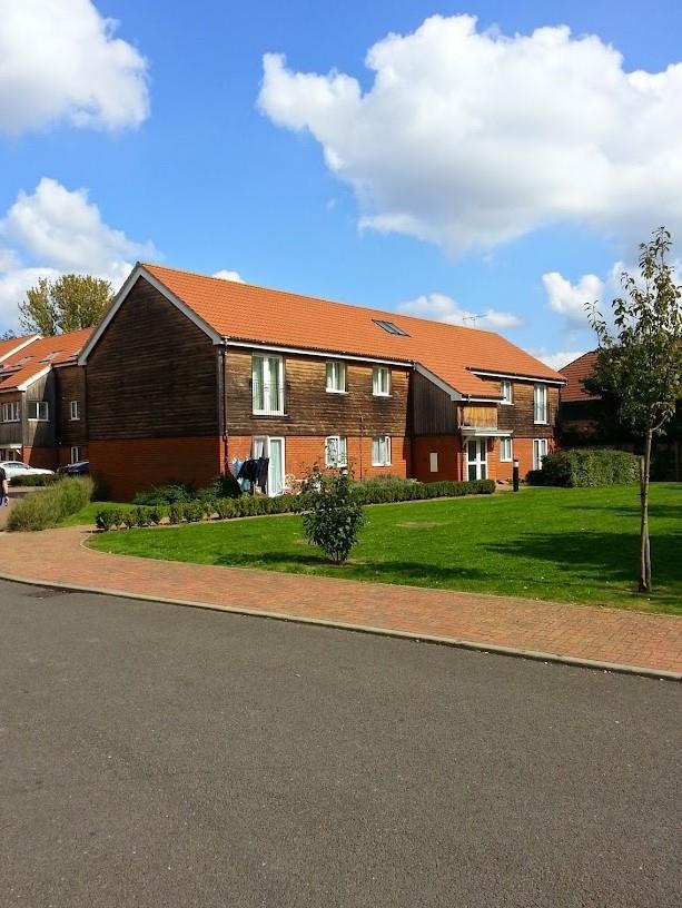 Hall Barns, Welwyn Garden City AL7 2BT 2 bed apartment £71,250