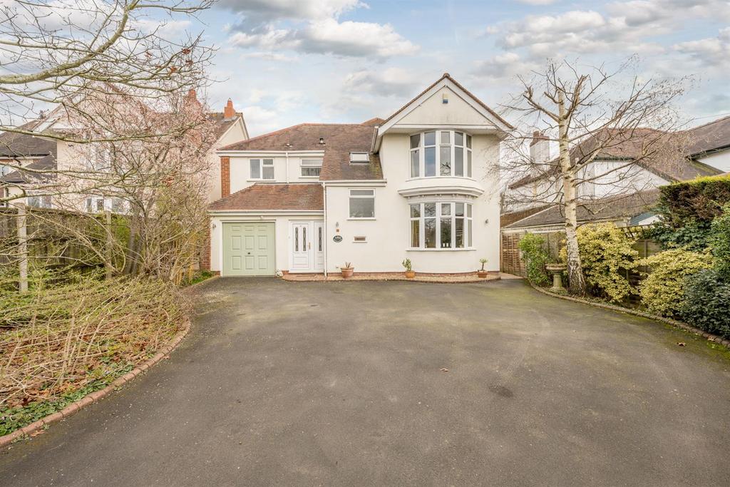 Dunsley Road, Kinver, DY7 6NA 5 bed detached house for sale £795,000