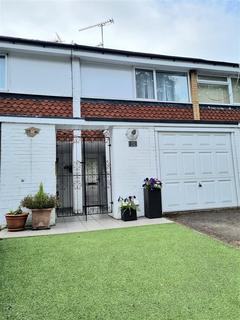 10 Hazel Mead, Epsom, KT17 1PW