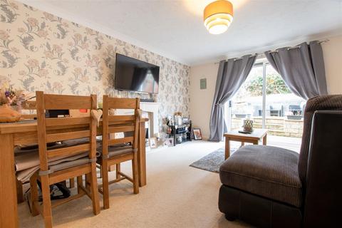 28 Butterfields, Wellingborough, NN8 2PZ