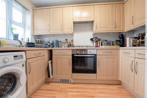28 Butterfields, Wellingborough, NN8 2PZ