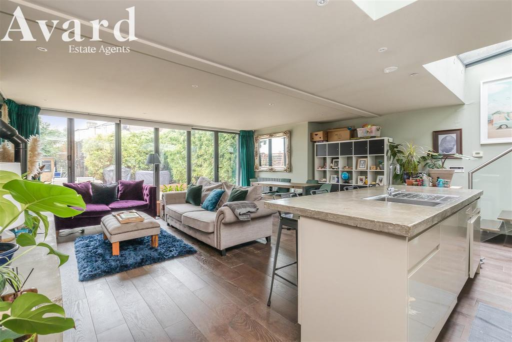 Roundhill Crescent, Brighton BN2 4 bed detached house £850,000