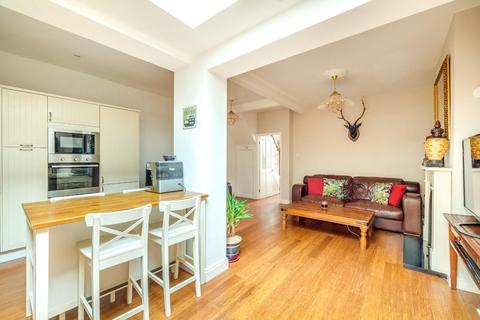 274 Bath Road, Arnos Vale, Bristol, BS4 3EN