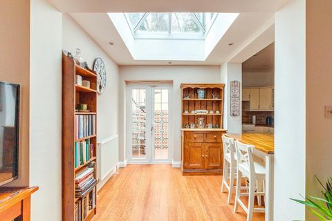 274 Bath Road, Arnos Vale, Bristol, BS4 3EN