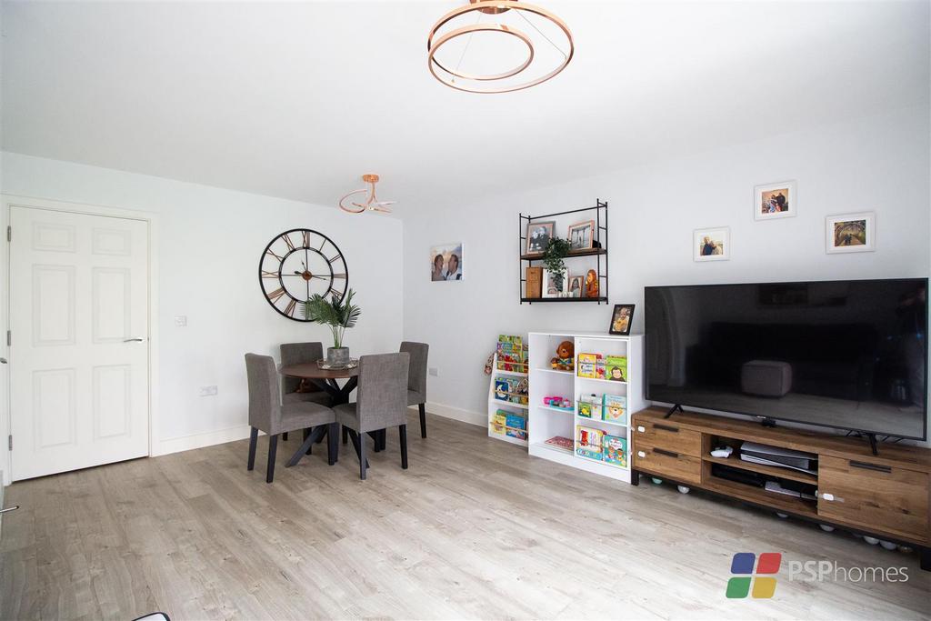 Sitting/Dining Room