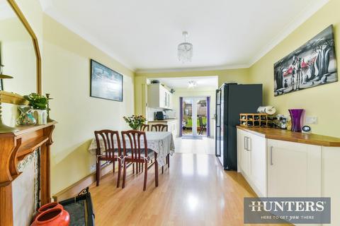 70 Dunster Avenue, Morden, SM4 4LE
