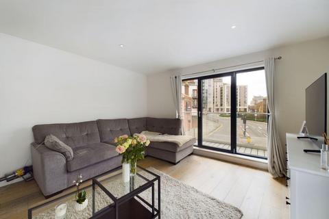 2 bedroom flat for sale, Royal Crescent Apartments, SO14