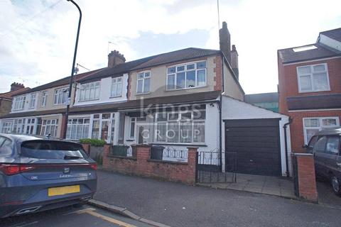3 bedroom end of terrace house for sale - Rushcroft Road, London