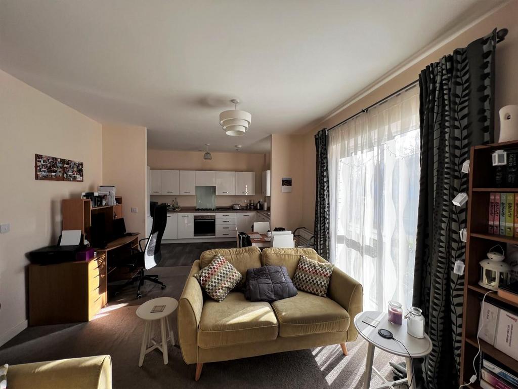 3. Lounge Kitchen.jpg