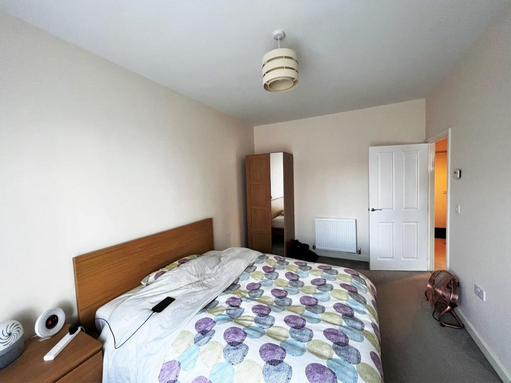 6. bedroom (1).jpg