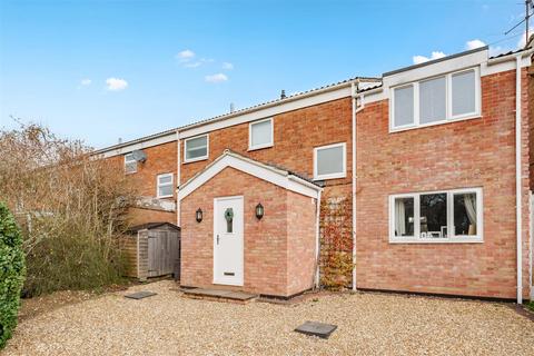 3 bedroom end of terrace house for sale - South Meadow, Crowthorne, Berkshire, RG45 7HP