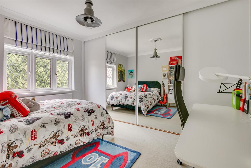 Staveley Road, W4 - FOR SALE