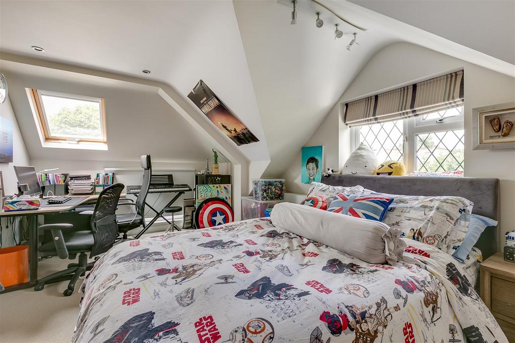 Staveley Road, W4 - FOR SALE