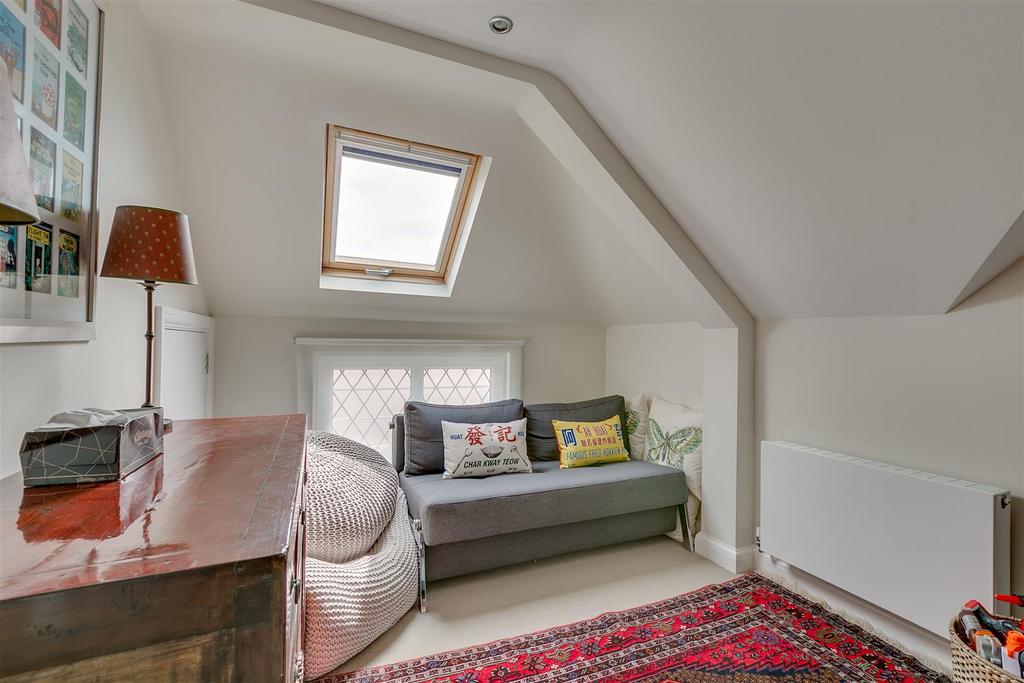 Staveley Road, W4 - FOR SALE