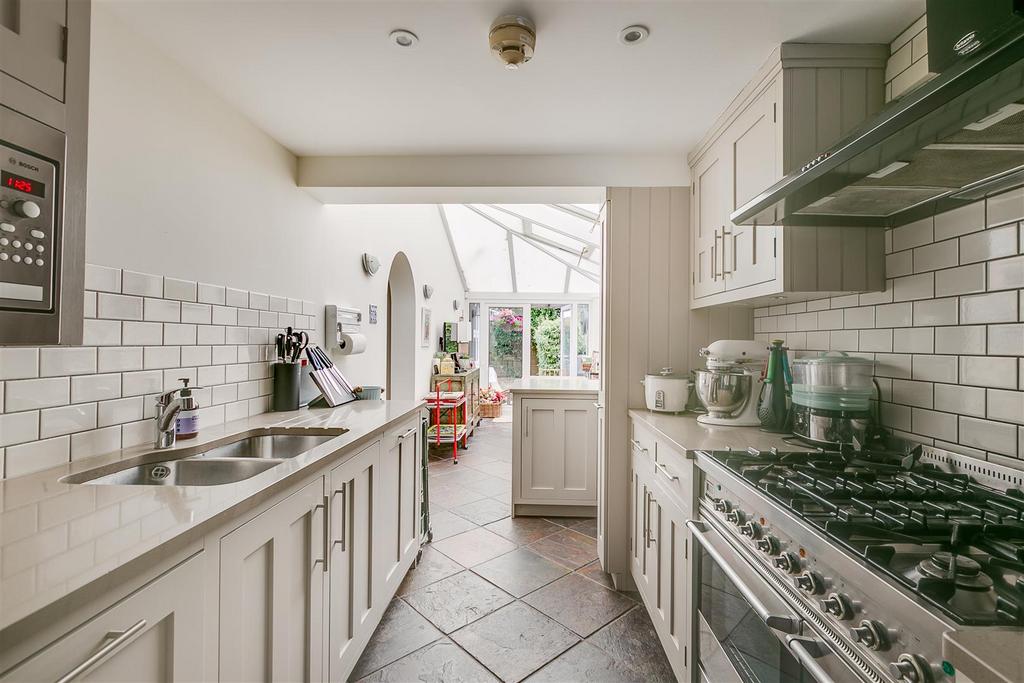 Staveley Road, W4 - FOR SALE